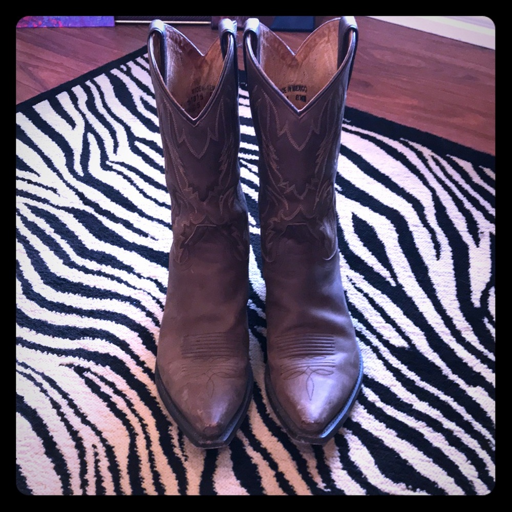 Cowboy boots like new